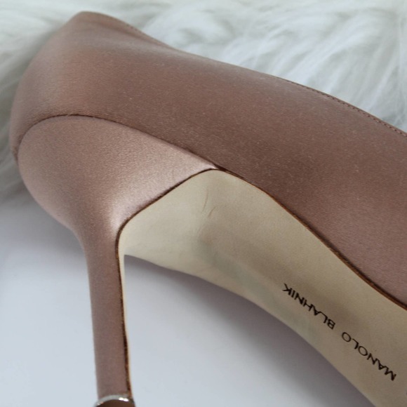 Manolo Blahnik Blush Heels with Crystal Buckle - Picture 8 of 11
